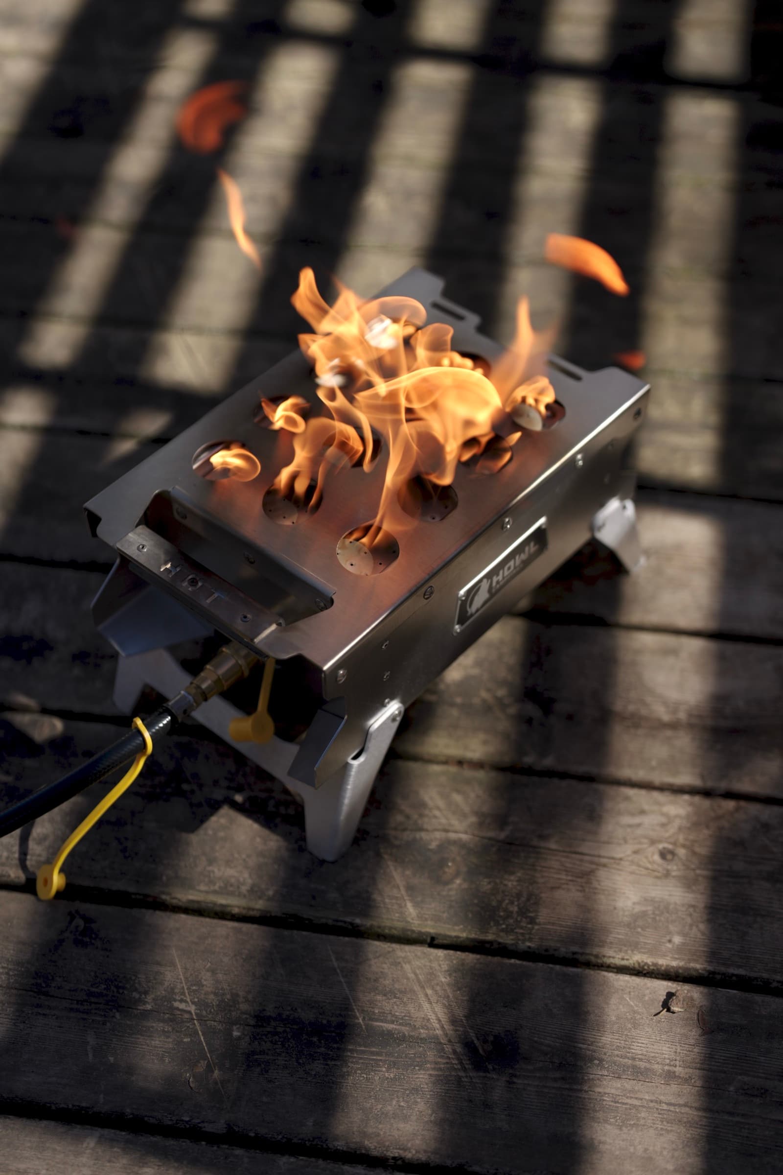 Howl campfire — frame 06